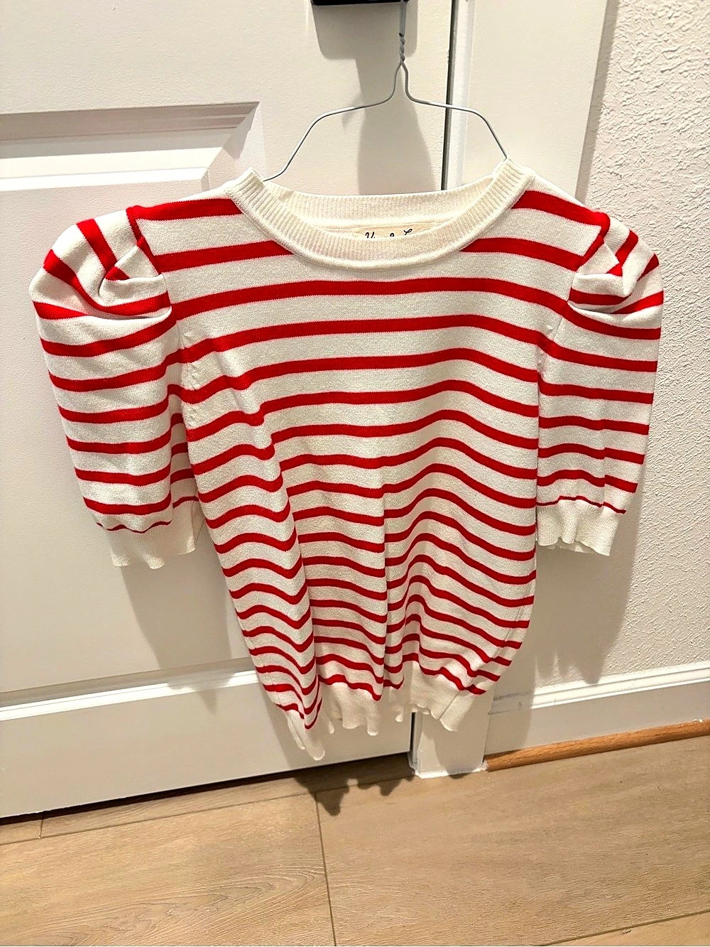 Vine & Love Striped Puff Sleeve Top in Red & White Size Small